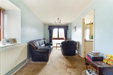 5 Hillside Close, Banstead, SM7 1ET