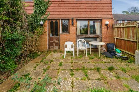 5 Hillside Close, Banstead, SM7 1ET