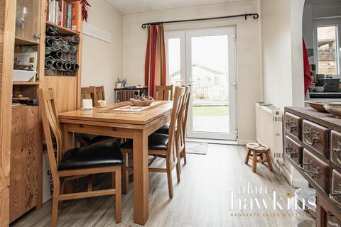 17 Earl Close, Middleleaze, Swindon, SN5 5TX
