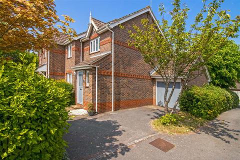 2 bedroom semi-detached house for sale, Squadron Drive, Worthing