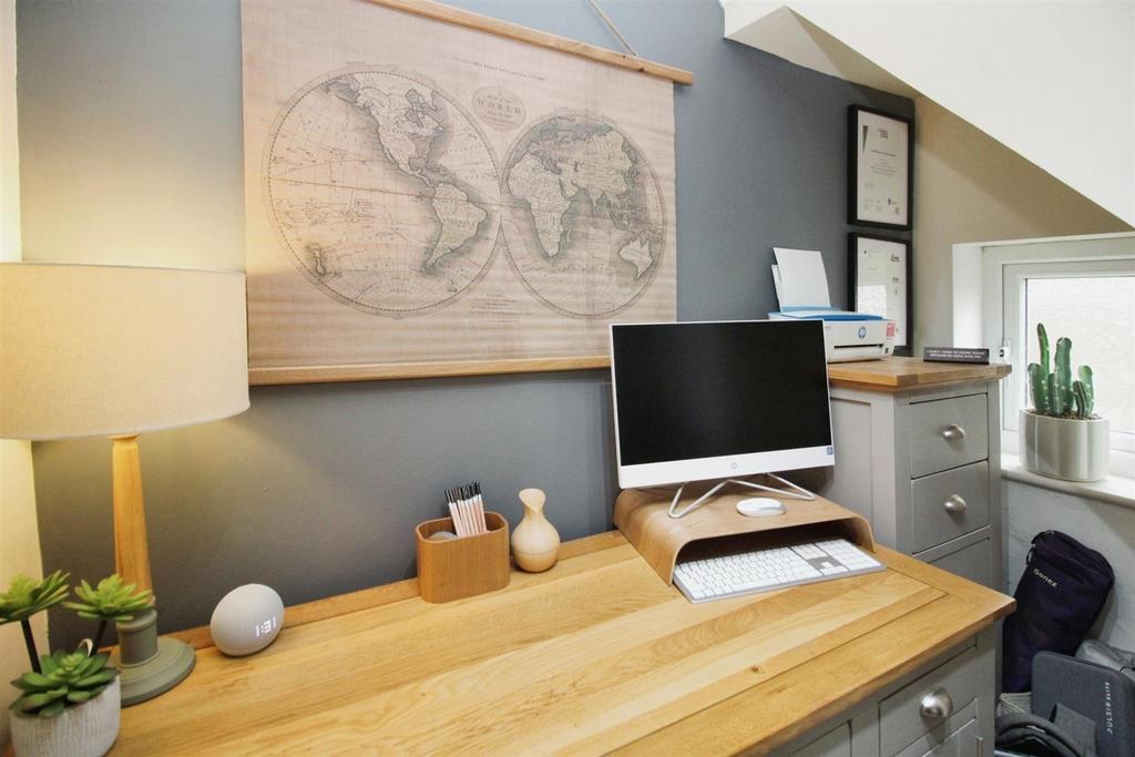 Office/Bedroom 4