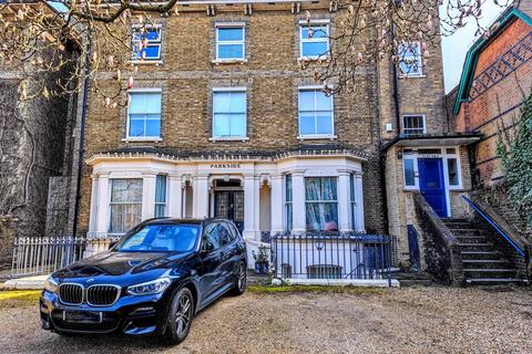 2 bedroom flat for sale, Parkside, London Road, Harrow on the Hill