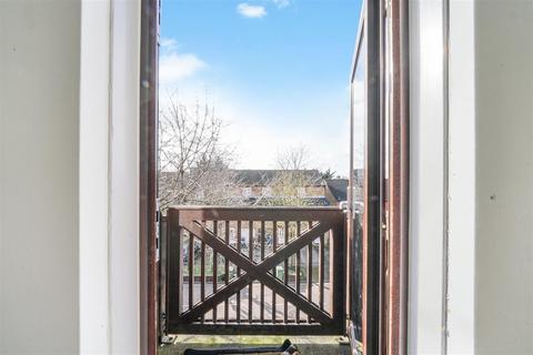 2 bedroom flat for sale, Hartington Close, Sudbury