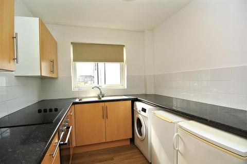 1 bedroom apartment to rent, Gordon Road, Ashford TW15