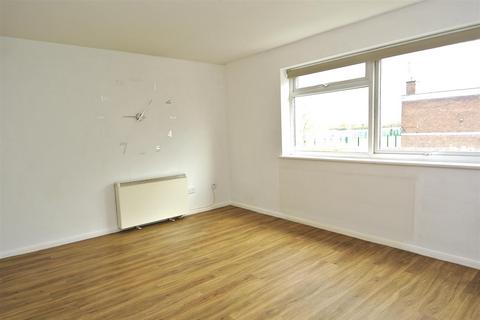 1 bedroom apartment to rent, Gordon Road, Ashford TW15