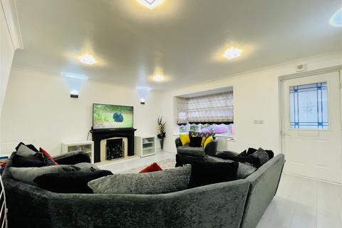 84 Bardley Drive, Coventry, CV6 3LD