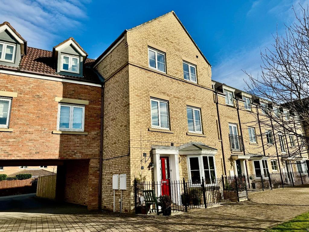 Collingsway, Darlington 4 bed mews for sale £250,000