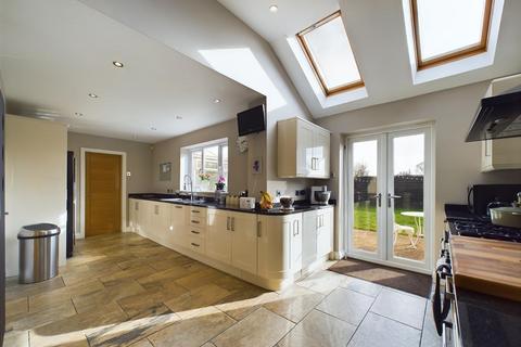 4 bedroom detached house for sale - Monks Wood, North Shields