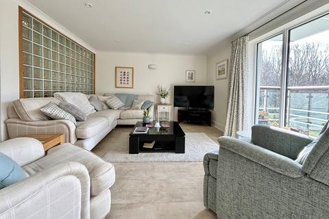 2 bedroom apartment for sale, Creswell Drive, Langley Waterside, Beckenham, BR3