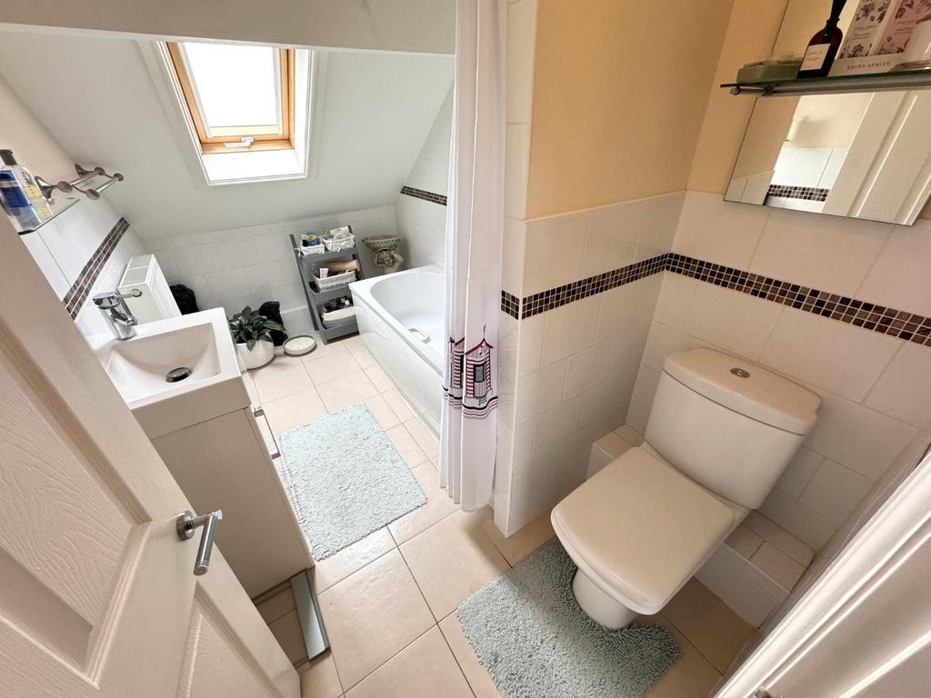 En suite bathroom