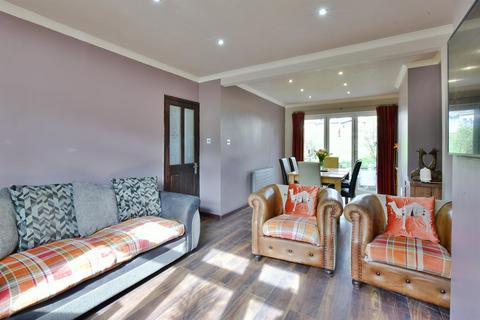 55 Deepdene, Potters Bar, EN6 3DG