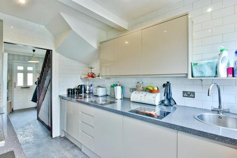 55 Deepdene, Potters Bar, EN6 3DG