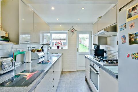55 Deepdene, Potters Bar, EN6 3DG