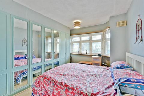55 Deepdene, Potters Bar, EN6 3DG