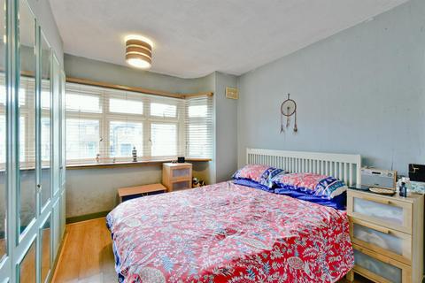 55 Deepdene, Potters Bar, EN6 3DG