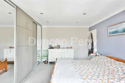 65 Hatfield Road, Potters Bar, EN6 1HS