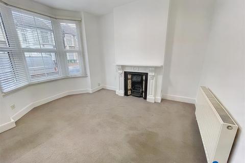 3 bedroom terraced house for sale - Harcourt Road, London