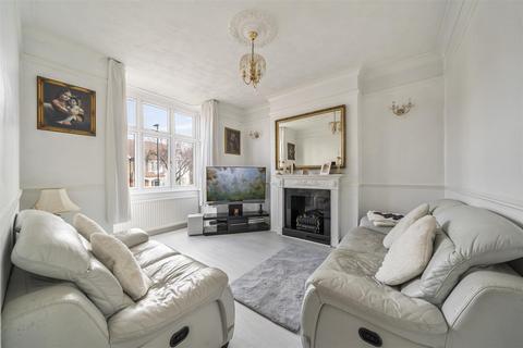 4 bedroom semi-detached house for sale - The Orchard, Winchmore Hill