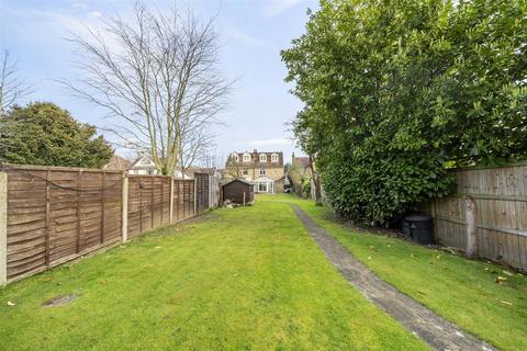 4 bedroom semi-detached house for sale, The Orchard, Winchmore Hill