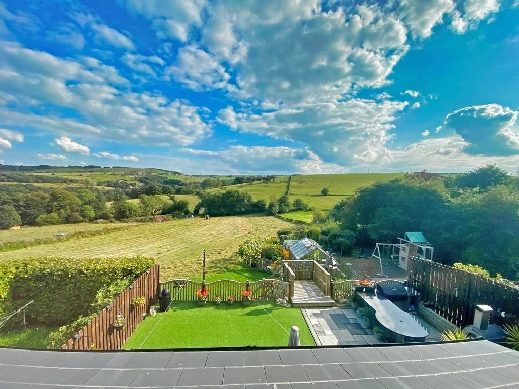 Stainland Road, Stainland, Halifax 5 bed detached house for sale £650,000