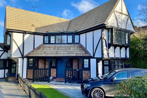 5 bedroom link detached house for sale - Manor Road, Potters Bar EN6
