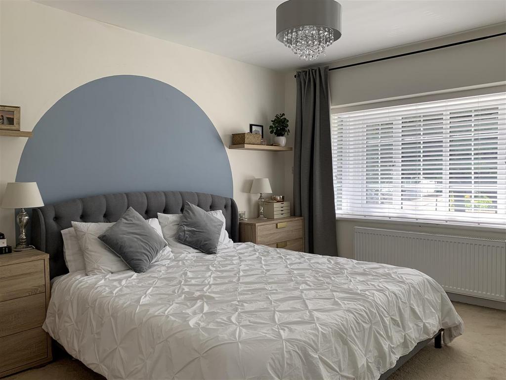 Bed 1.jpg