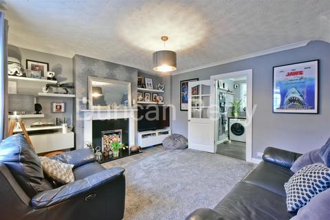 3 bedroom semi-detached house for sale - Swanley Crescent, Potters Bar EN6