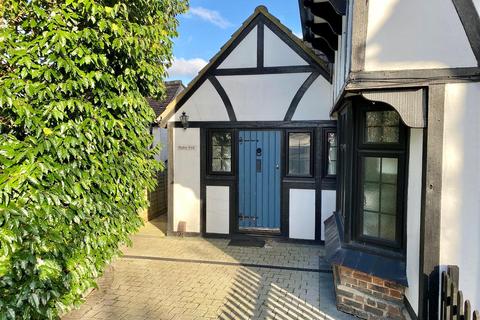 2 bedroom semi-detached bungalow for sale, Manor Road, Potters Bar EN6