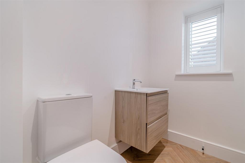 8584620-interior12.jpg