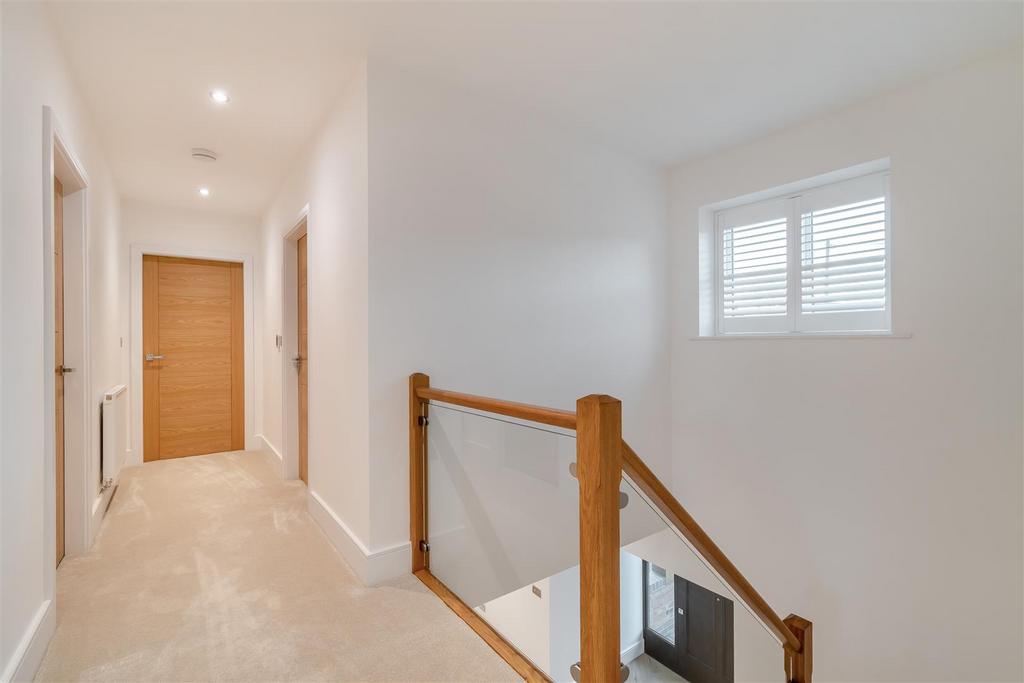 8584620-interior19.jpg