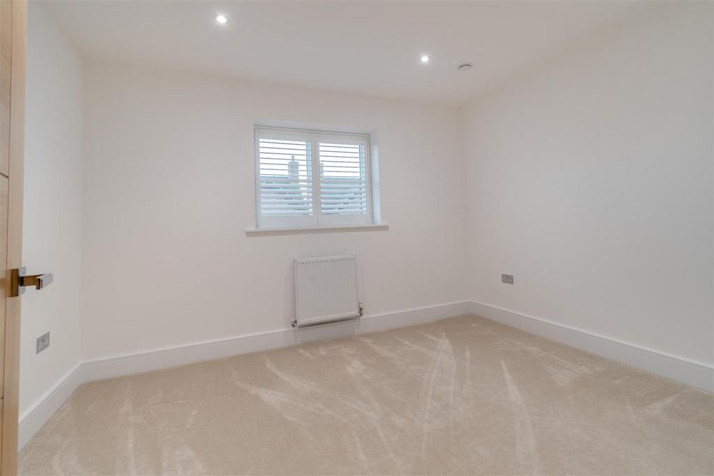 8584620-interior30.jpg