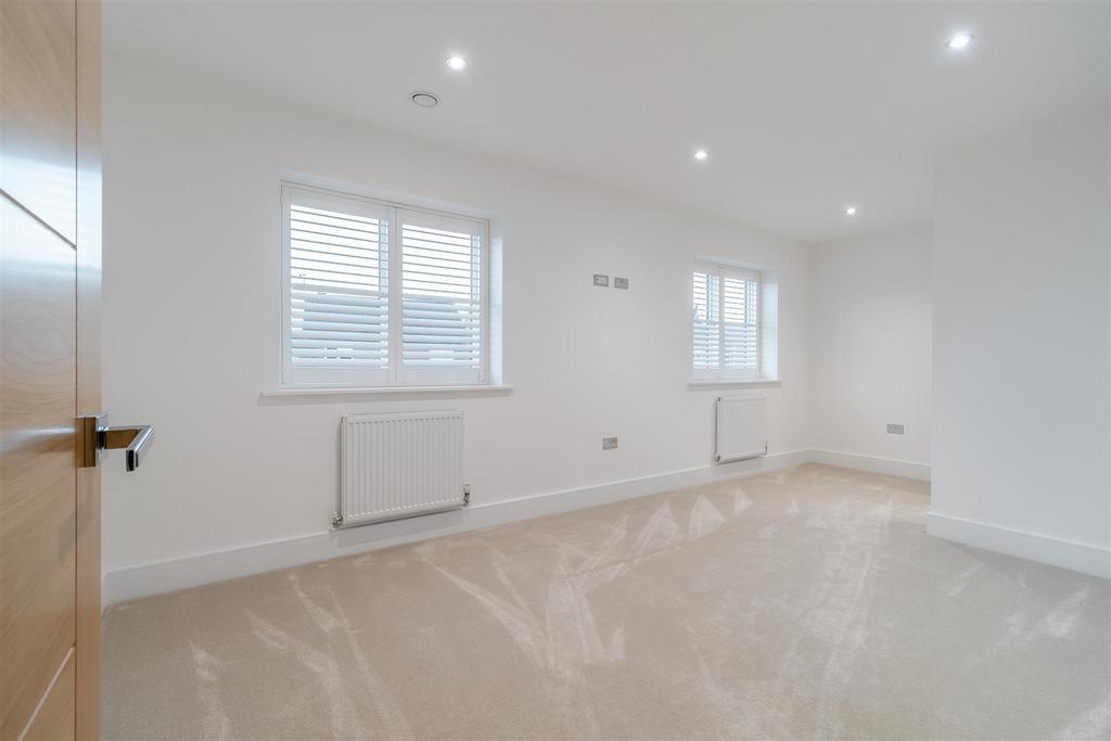 8584620-interior36.jpg