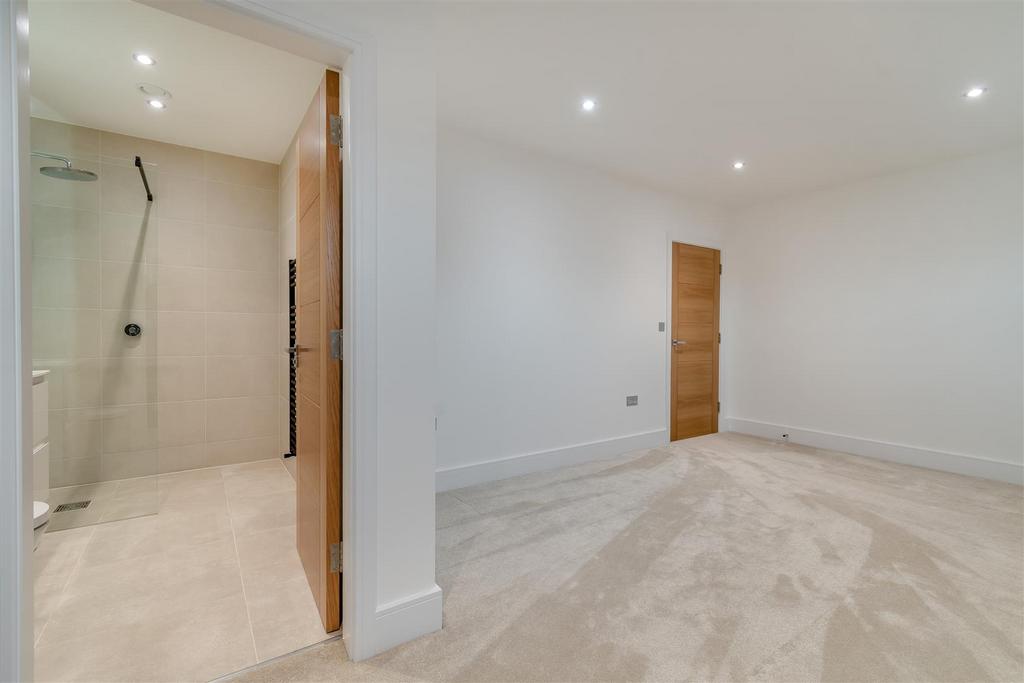 8584620-interior38.jpg