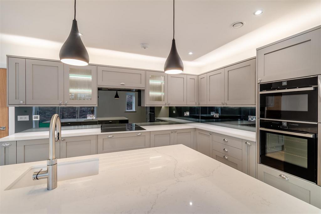8584620-interior06.jpg