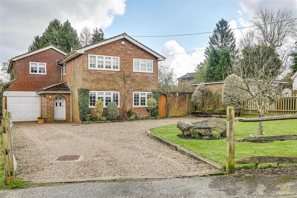 Paynesfield Road, Tatsfield TN16 5 bed detached house for sale £1,000,000