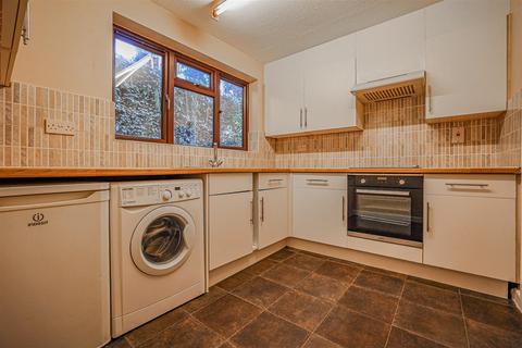 1 Fairhill, Hemel Hempstead, HP3 9UU