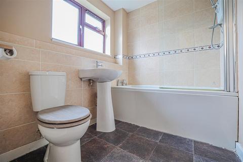 1 Fairhill, Hemel Hempstead, HP3 9UU