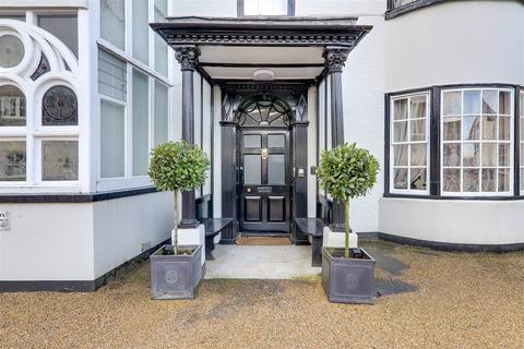 5, Grey Point House The Square, Findon, Worthing, BN14 0TE