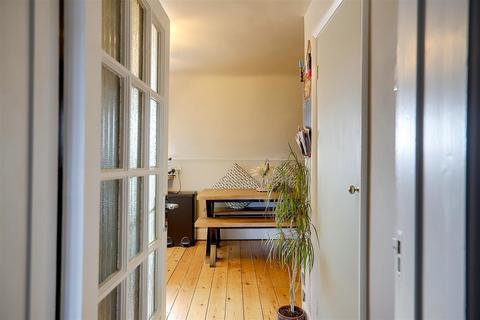 5, Grey Point House The Square, Findon, Worthing, BN14 0TE