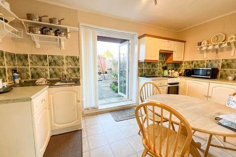 42 Bideford Crescent, Bristol, BS4 1HE