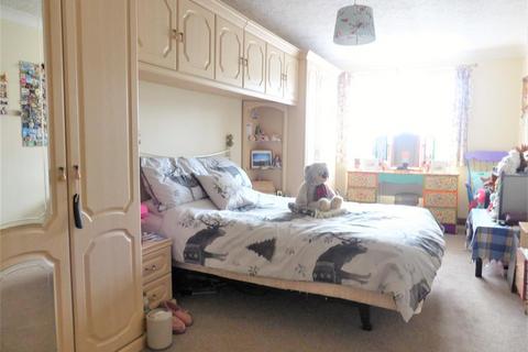 32 Calder Road, Bolton Upon Dearne, Rotherham, S63 8JH