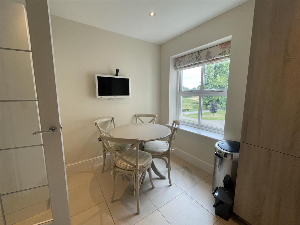 Dining area.jpg