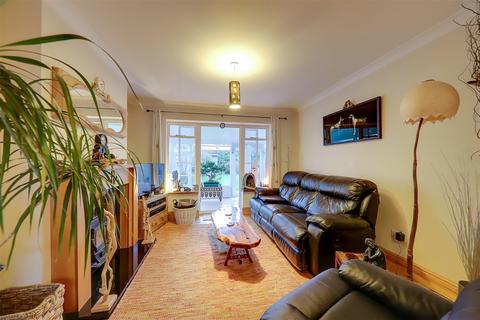 2 Brookdean Road, Worthing, BN11 2PB