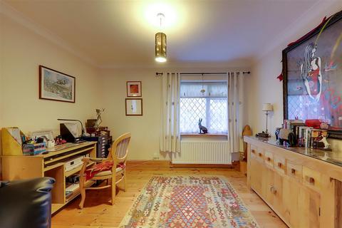 2 Brookdean Road, Worthing, BN11 2PB
