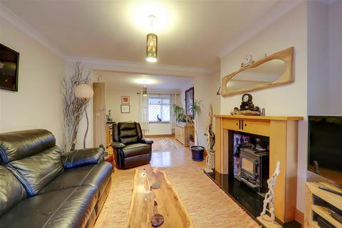 2 Brookdean Road, Worthing, BN11 2PB