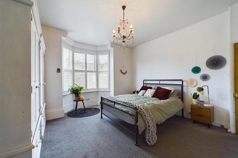 5 bedroom detached house for sale, Victoria Road, Bridlington