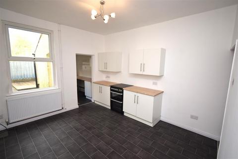 2 bedroom terraced house to rent, Chorley Road, Westhoughton