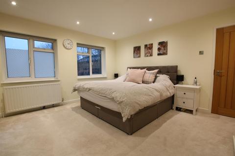 2 bedroom maisonette for sale, LINDEN COURT, LEATHERHEAD, KT22