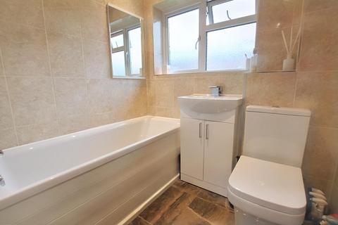 26 Linden Court, Leatherhead, KT22 7JG