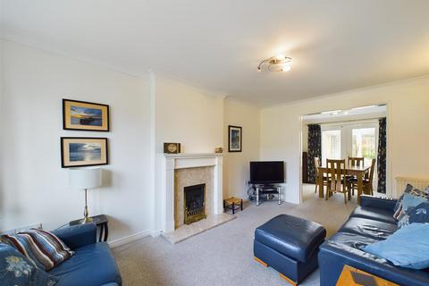 10 Stuart Close, Bridlington, YO15 3TD